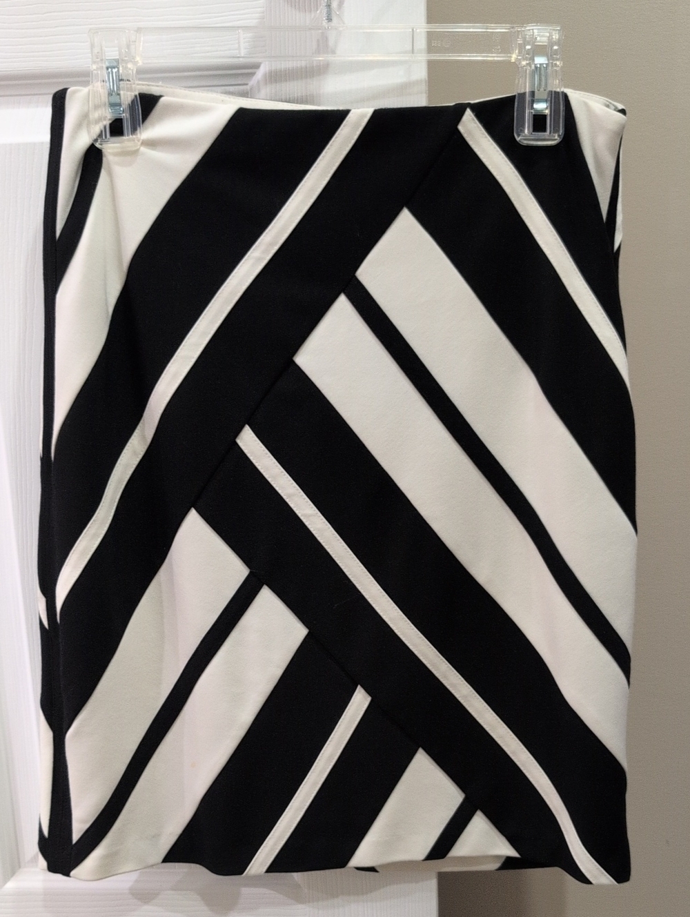 White House Black Market Black & White Diagonal Stripe Pencil Skirt